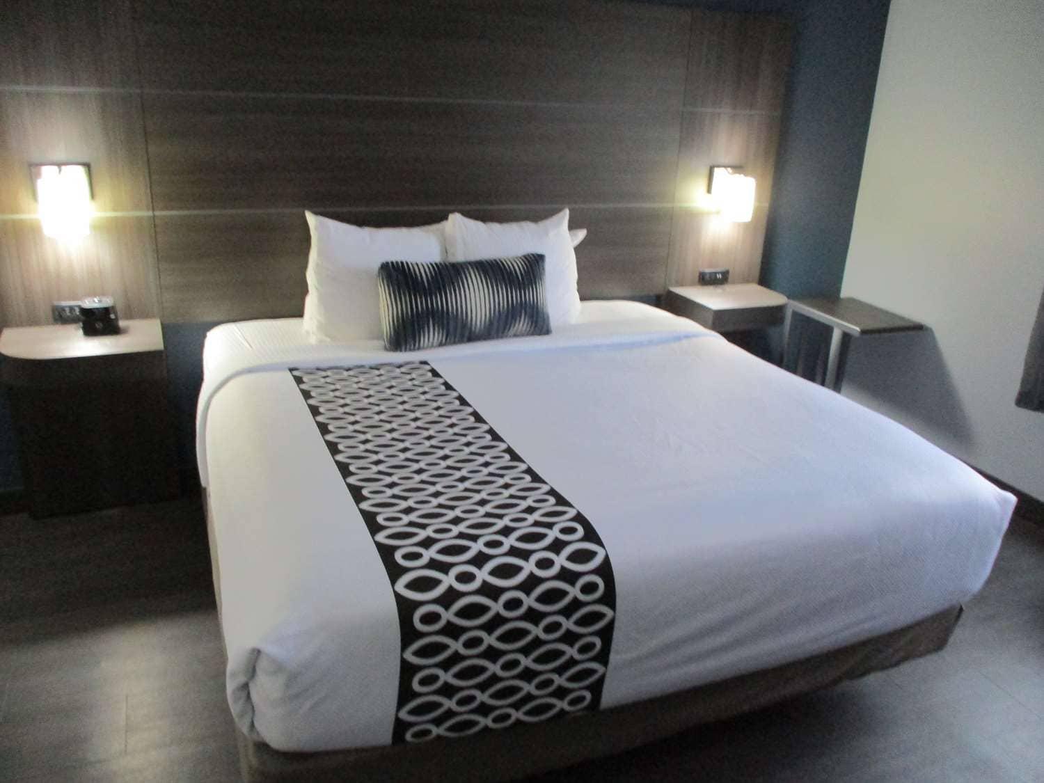 Best Western Plus Champaign/Urbana Inn Bilik gambar